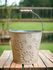 Tan Embossed Sunflower Bucket 